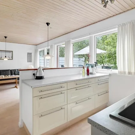2 Bedroom Cozy In *