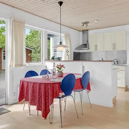 Holiday home 2 Bedroom Cozy In